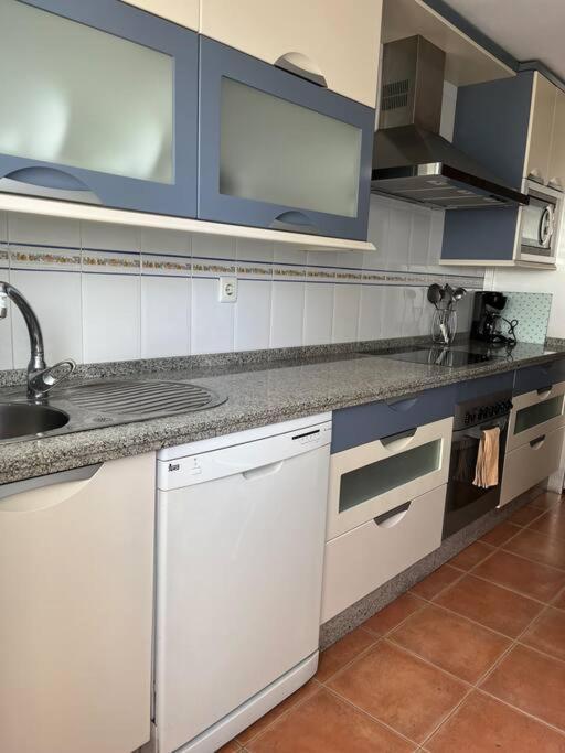 Marbella Piso En Casco Junto A Playa Piscina In Summer Season المظهر الخارجي الصورة