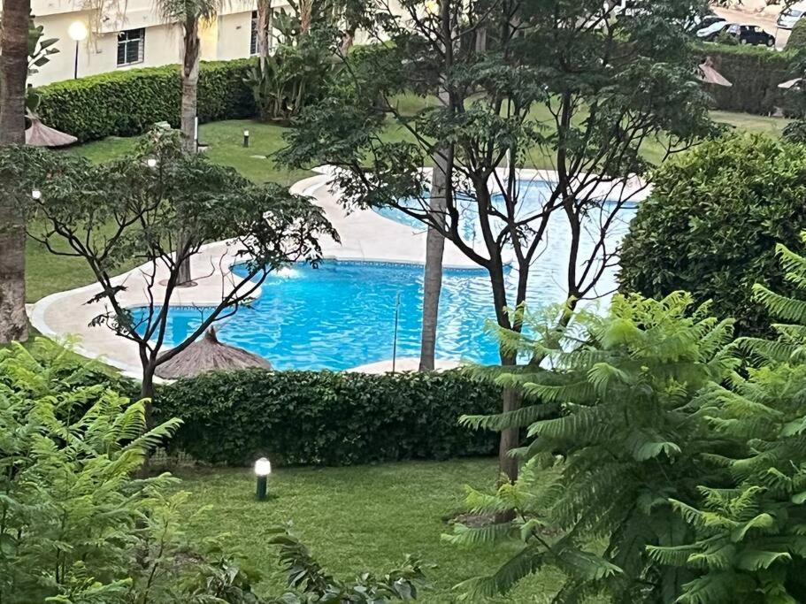 Marbella Piso En Casco Junto A Playa Piscina In Summer Season المظهر الخارجي الصورة