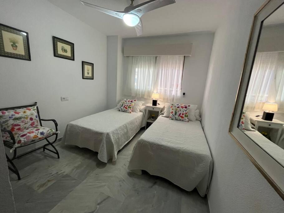 Marbella Piso En Casco Junto A Playa Piscina In Summer Season المظهر الخارجي الصورة