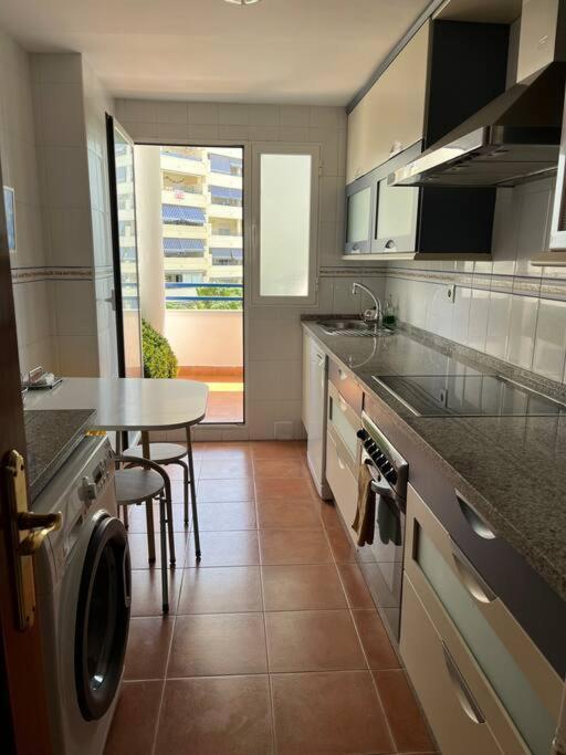 Marbella Piso En Casco Junto A Playa Piscina In Summer Season المظهر الخارجي الصورة