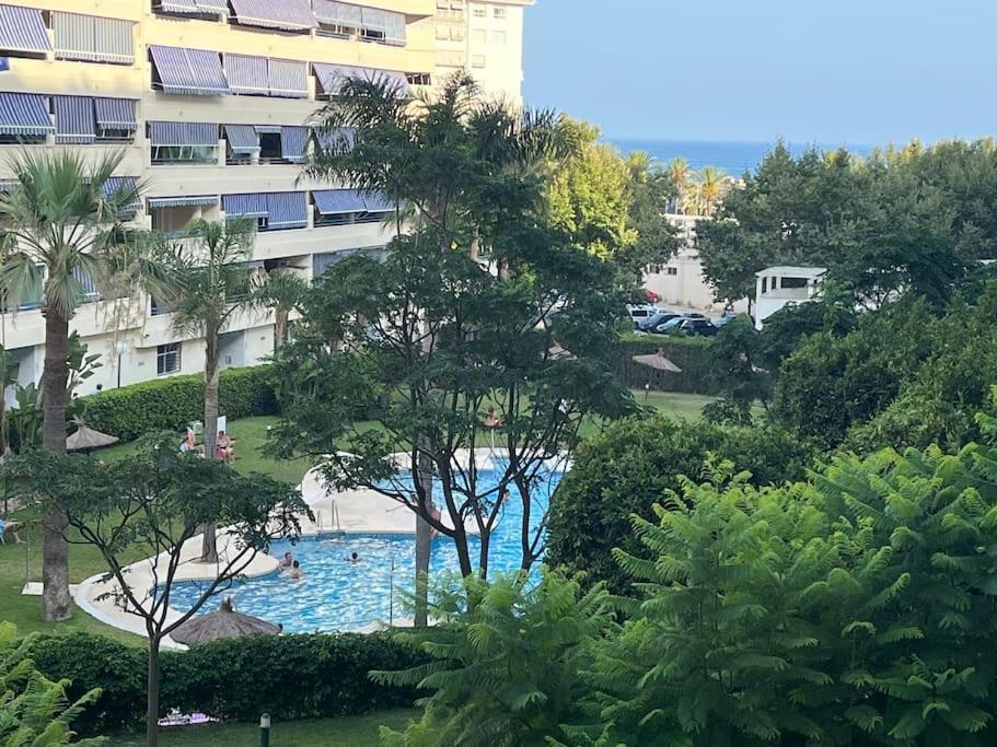 Marbella Piso En Casco Junto A Playa Piscina In Summer Season المظهر الخارجي الصورة